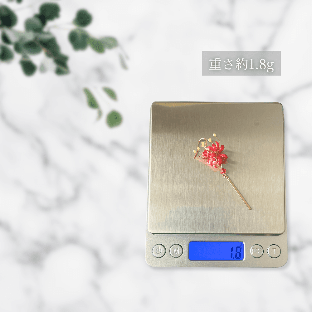 【彼岸花／曼珠沙華】ピアス ホワイト／サージカルステンレス／揺れる／レジン×ワイヤー／幻想的な白／和装／受注製作 | 12枚目